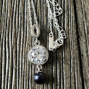 Vantel Pearls Exclusive Sensation necklace